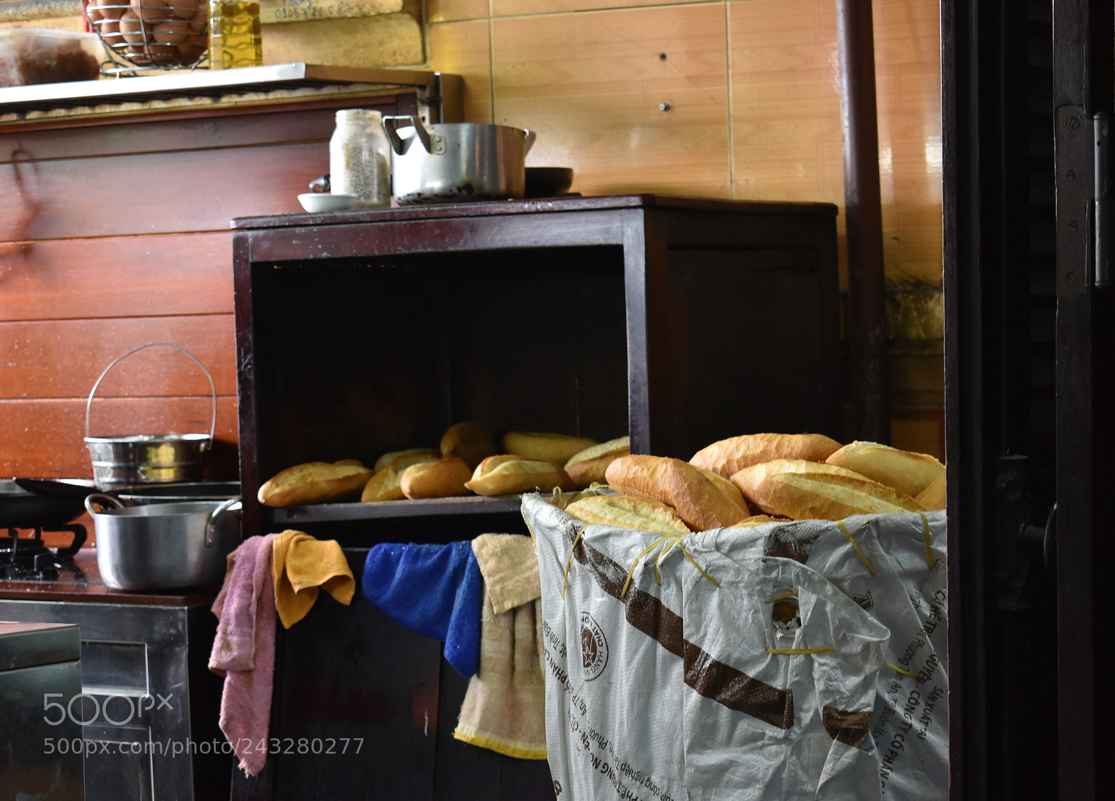Nikon D3400 sample photo. Crispy warm bread for photography