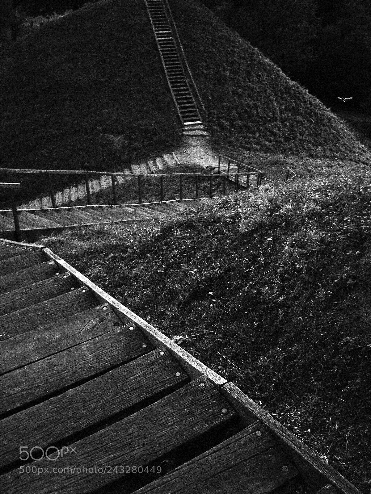 Canon POWERSHOT S5 IS sample photo. Stairway photography