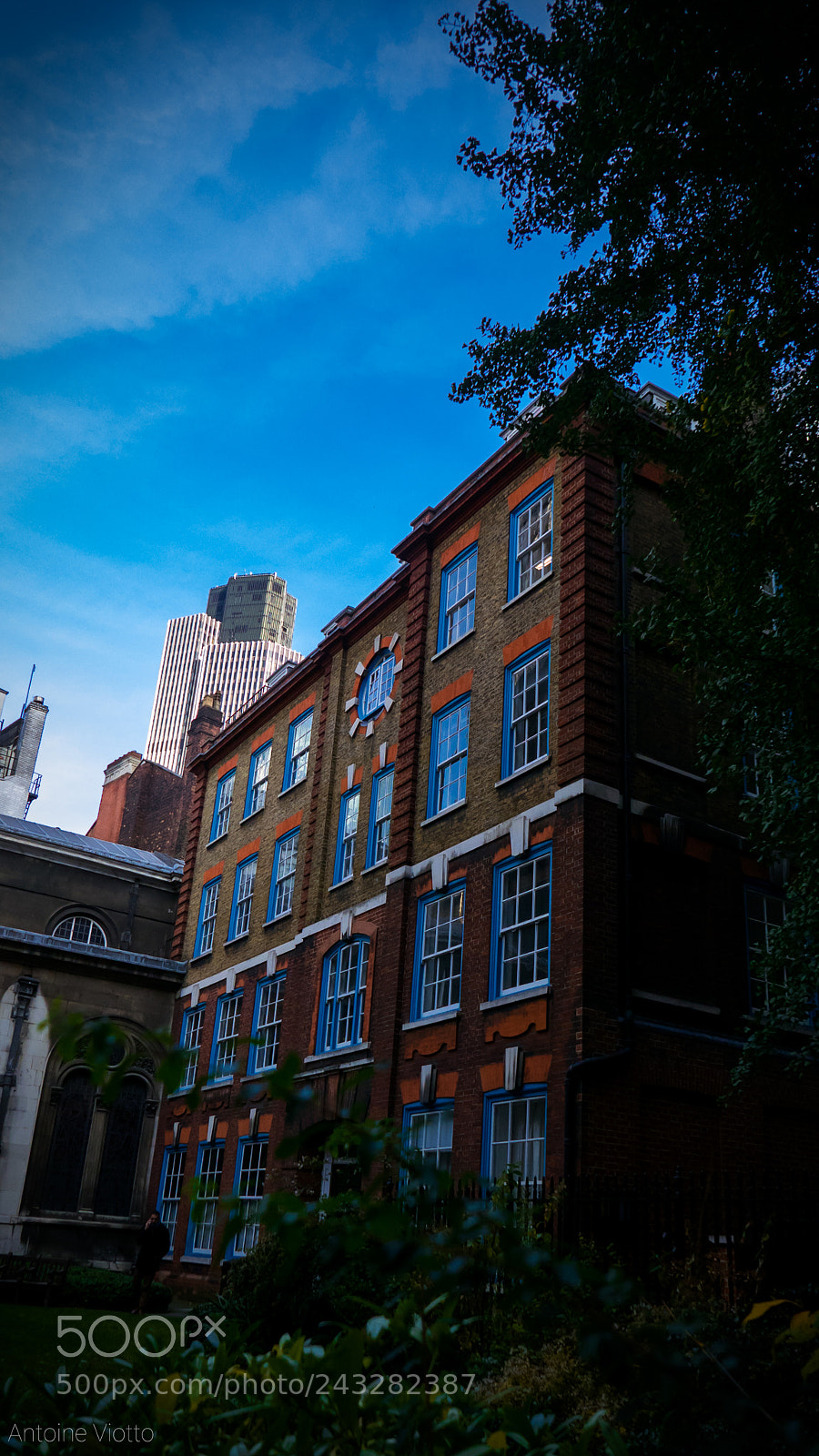 Leica D-Lux (Typ 109) sample photo. Lost in london photography
