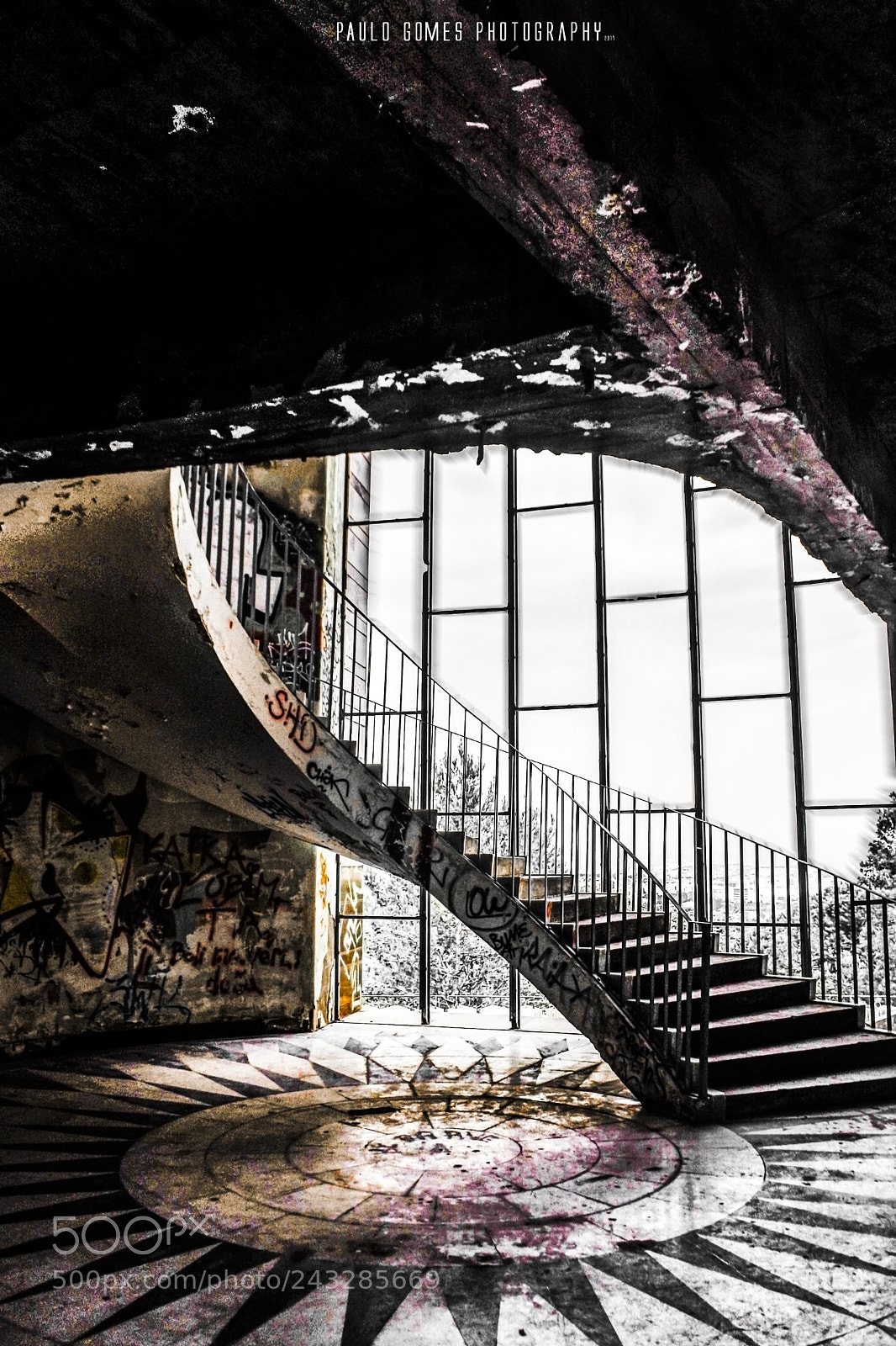 Nikon 1 J5 sample photo. Escada abandonada [abandoned ladder] photography
