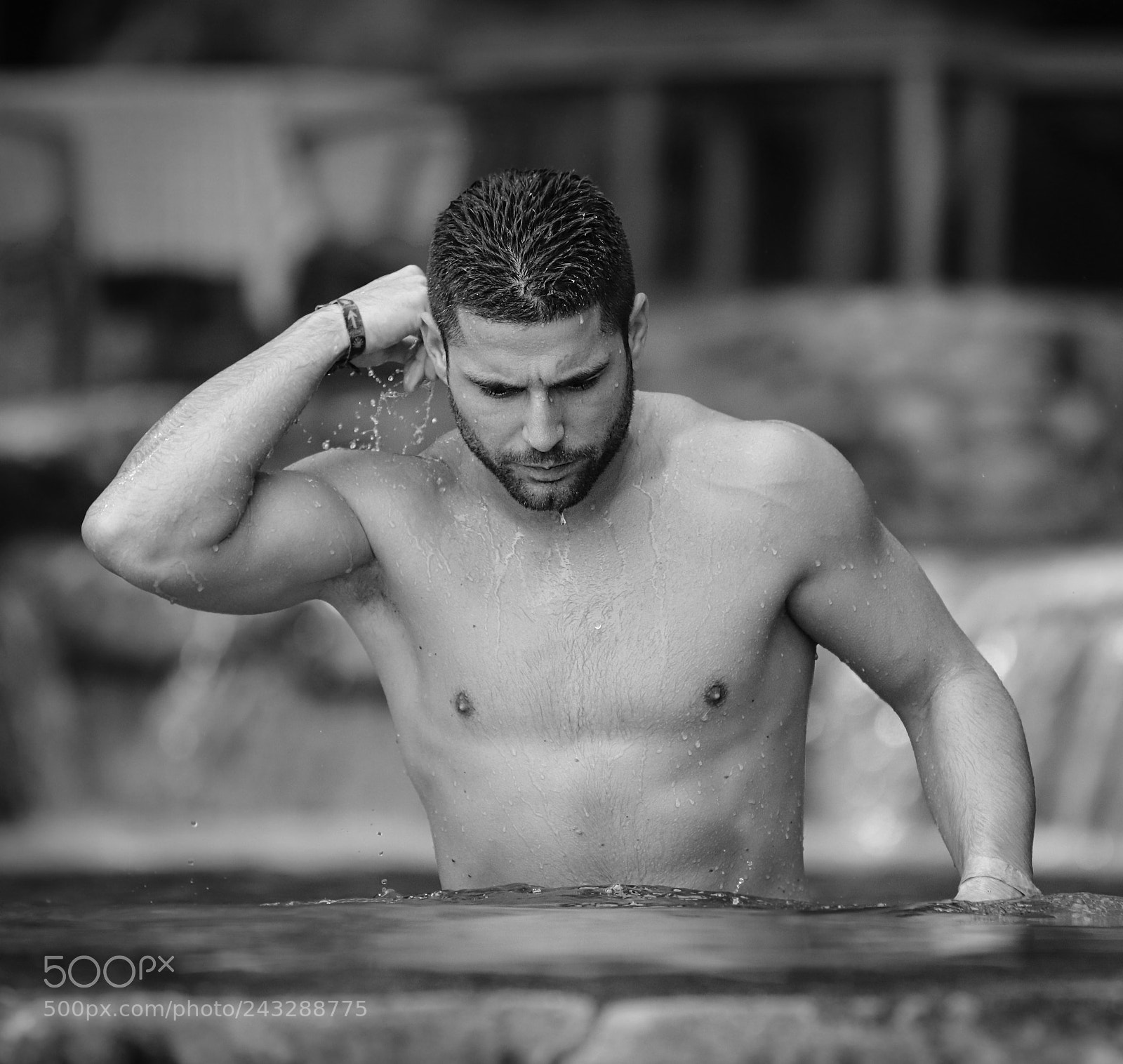 Canon EOS 7D Mark II sample photo. Uscendo dall'acqua photography