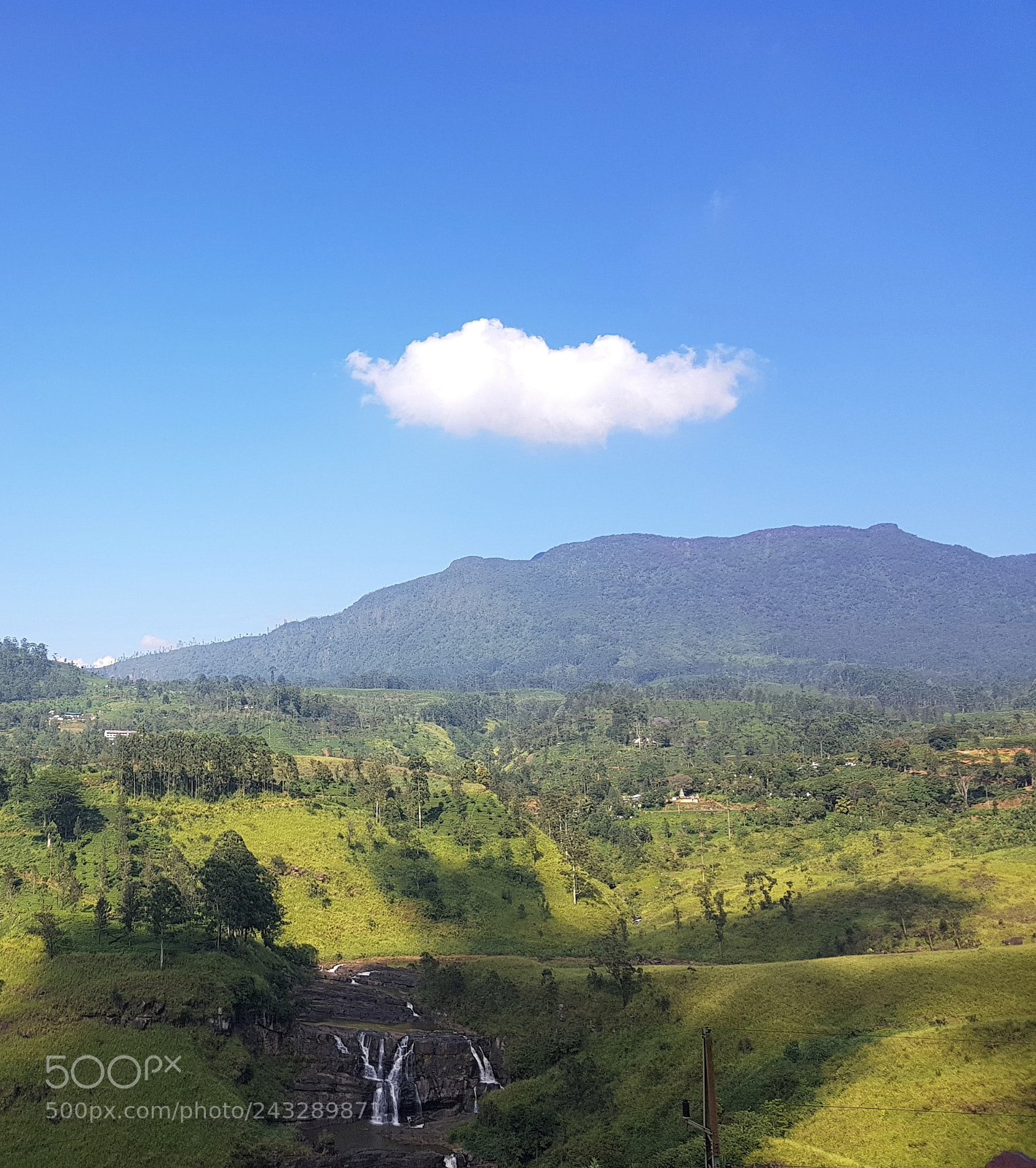 Samsung Galaxy S8+ sample photo. Lonely cloud photography