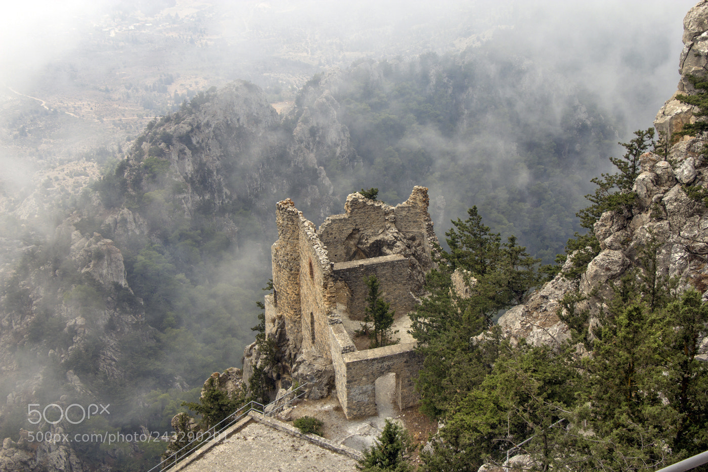 Canon EOS 60D sample photo. Buffavento castle-the watch tower photography
