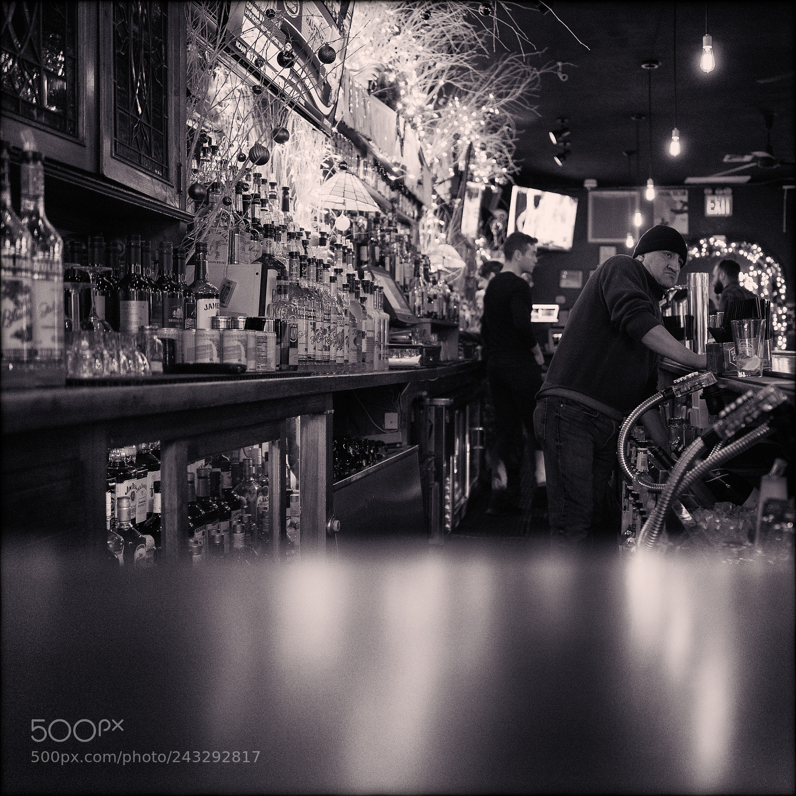 Leica Q (Typ 116) sample photo. Bartenders photography
