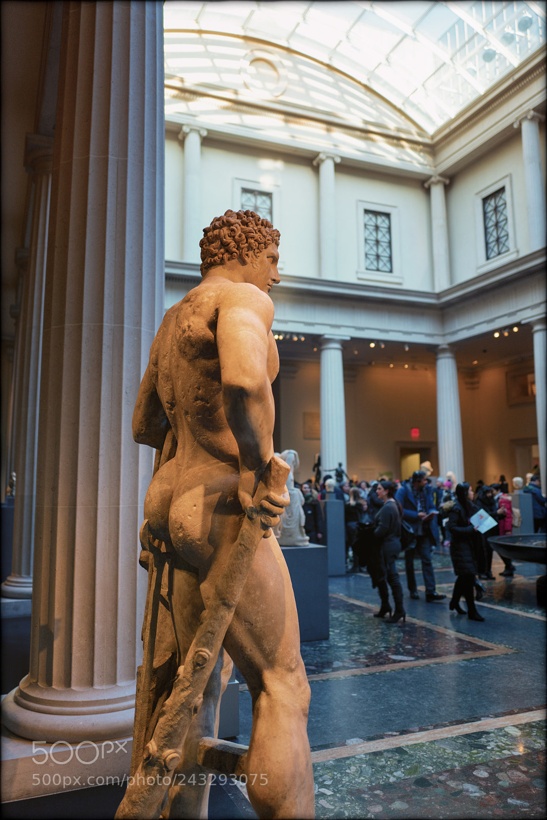 Leica Q (Typ 116) sample photo. The met (6) photography