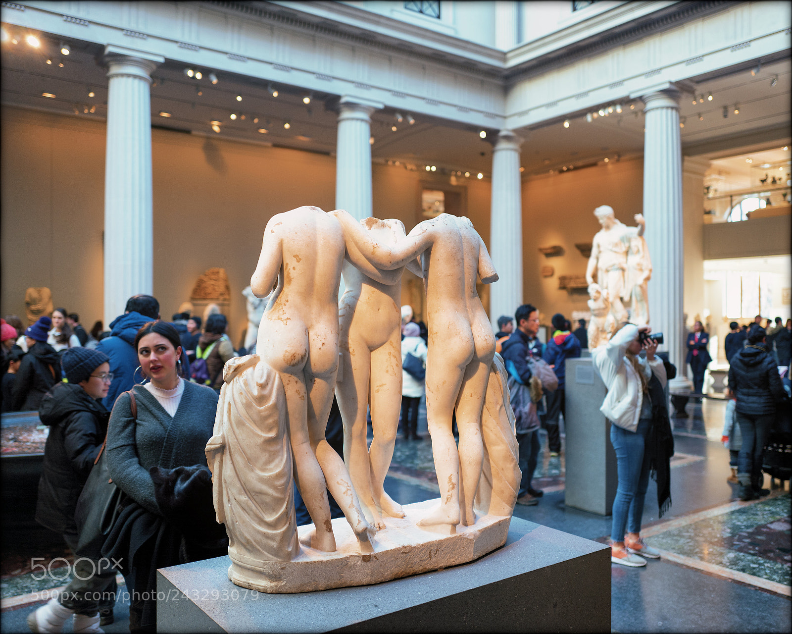 Leica Q (Typ 116) sample photo. At the met, nyc photography