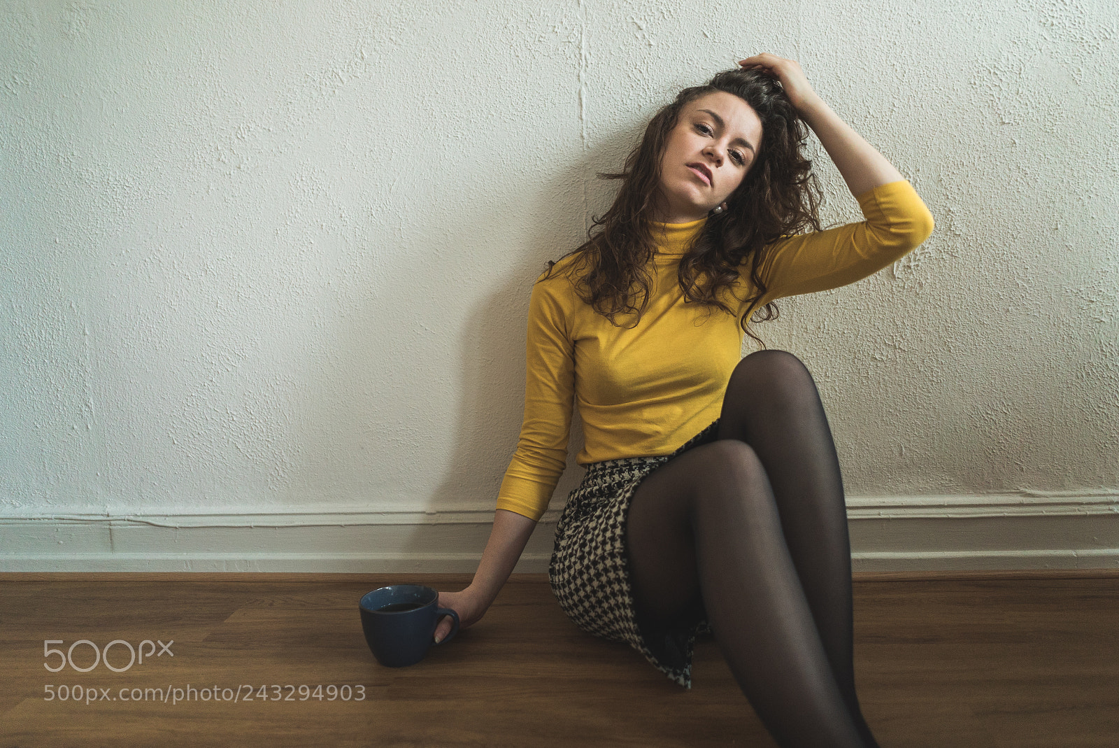 Sony a7S sample photo. Yellow shirt and blue photography