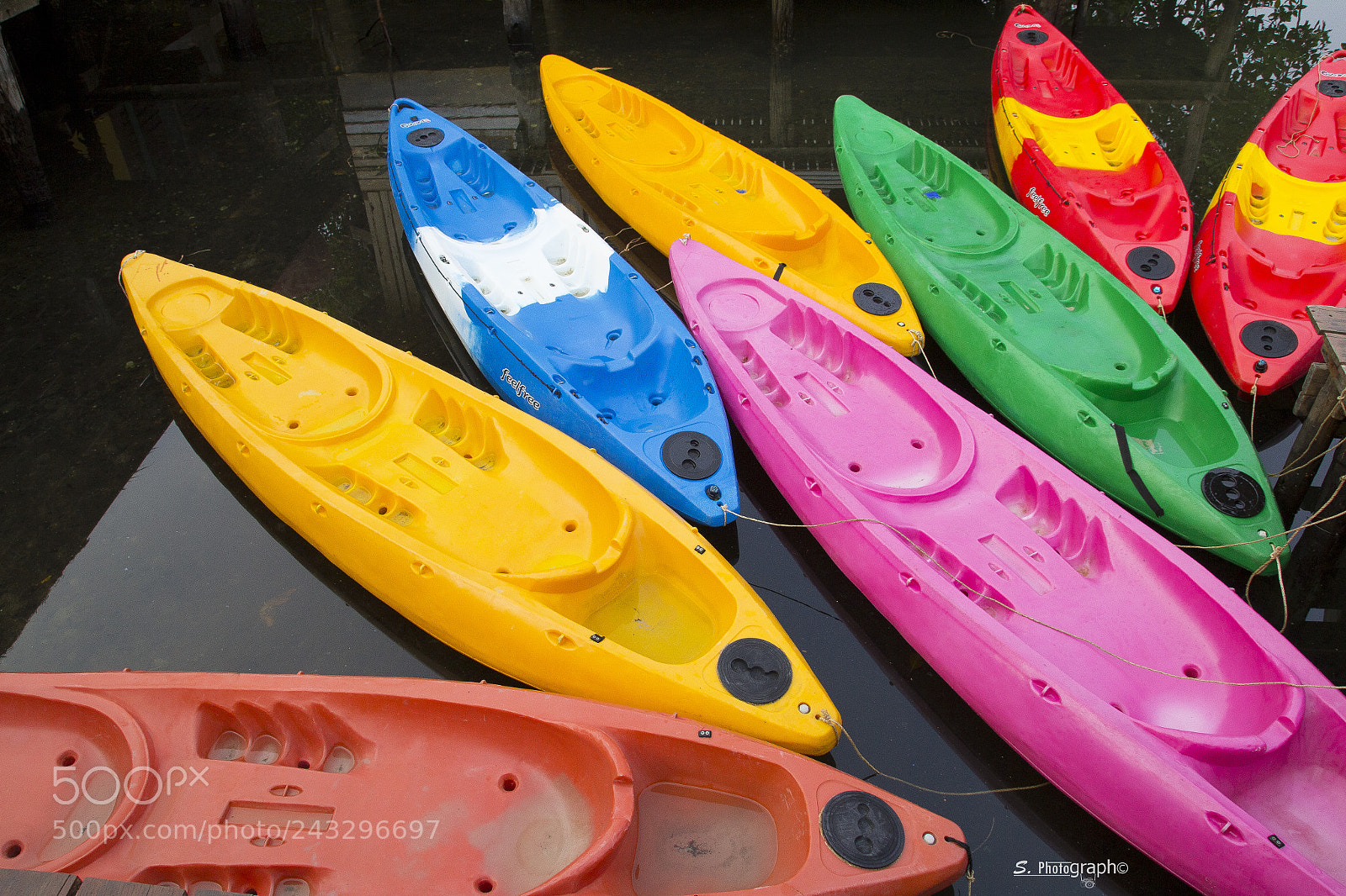 Canon EOS 60D sample photo. Colour full boat photography