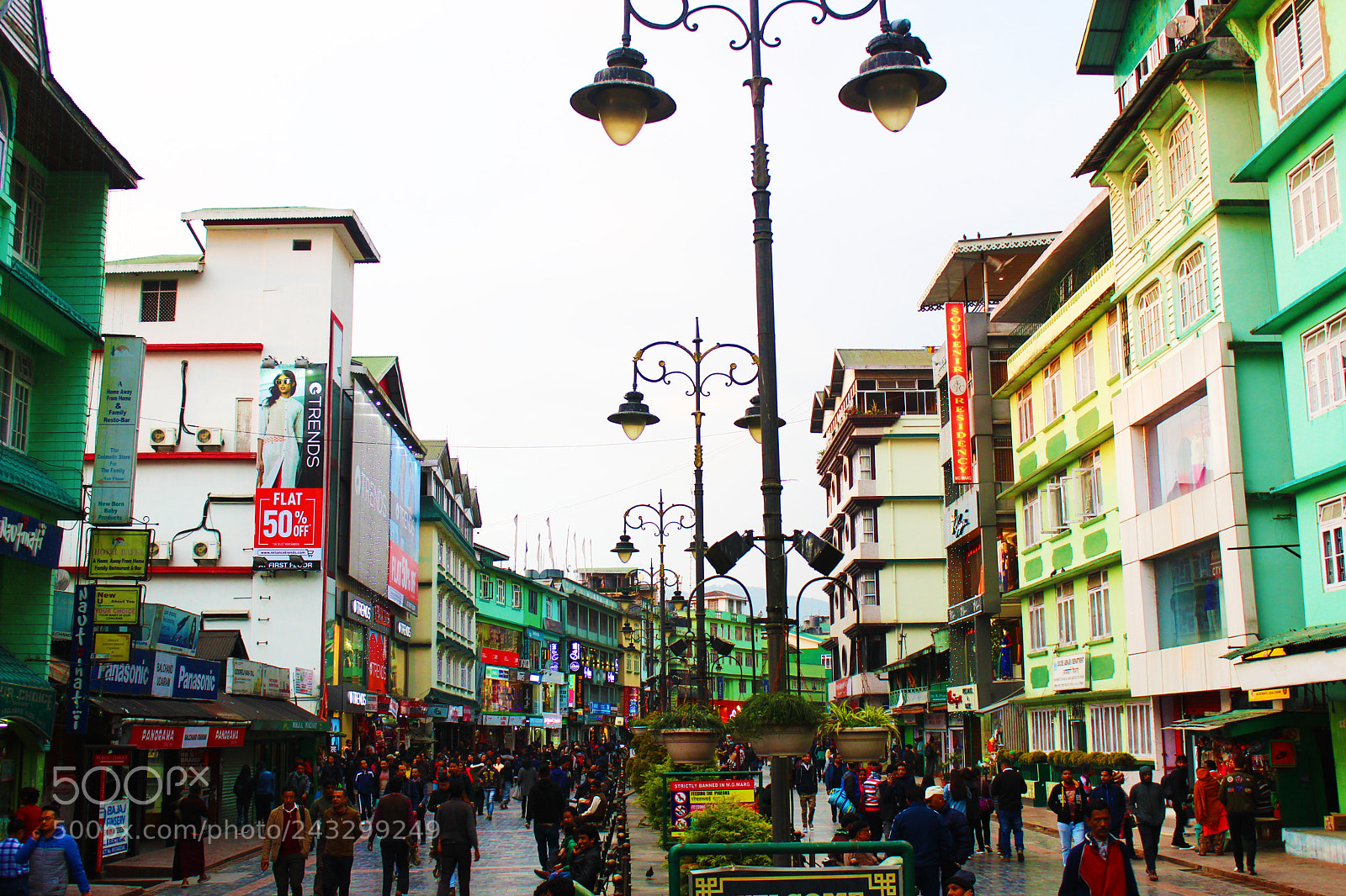 Canon EOS 1200D (EOS Rebel T5 / EOS Kiss X70 / EOS Hi) sample photo. Mg road market, gangtok photography