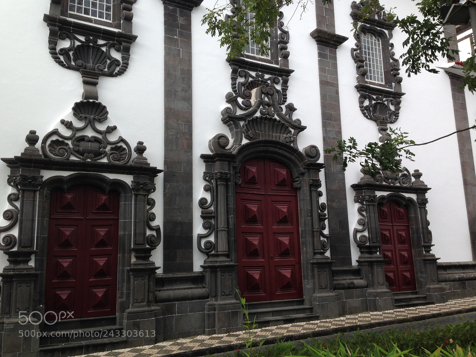 Apple iPhone 5 sample photo. Three azores doors photography