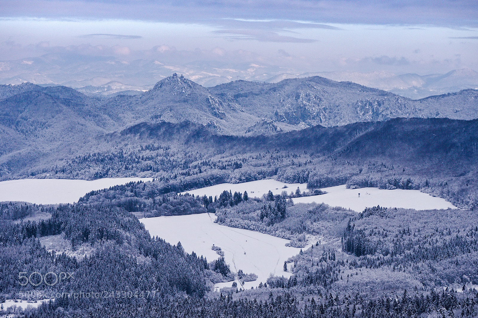 Panasonic Lumix DMC-GX8 sample photo. Snowy landspace photography
