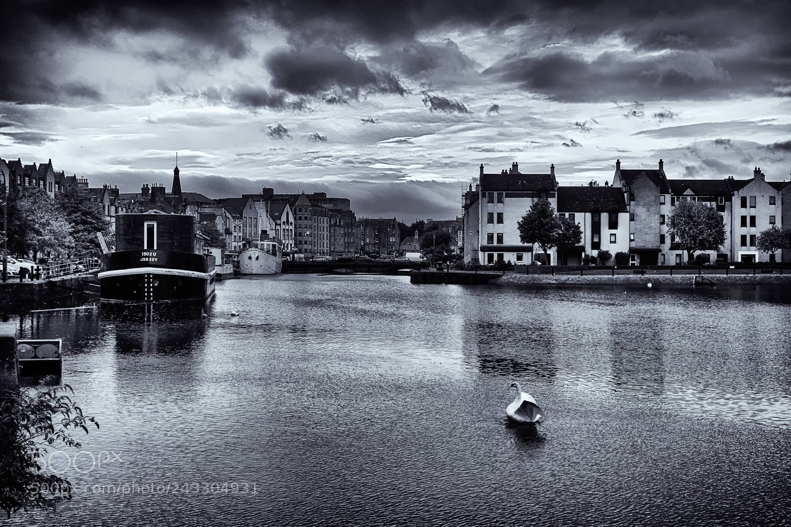Fujifilm X100S sample photo. In leith photography