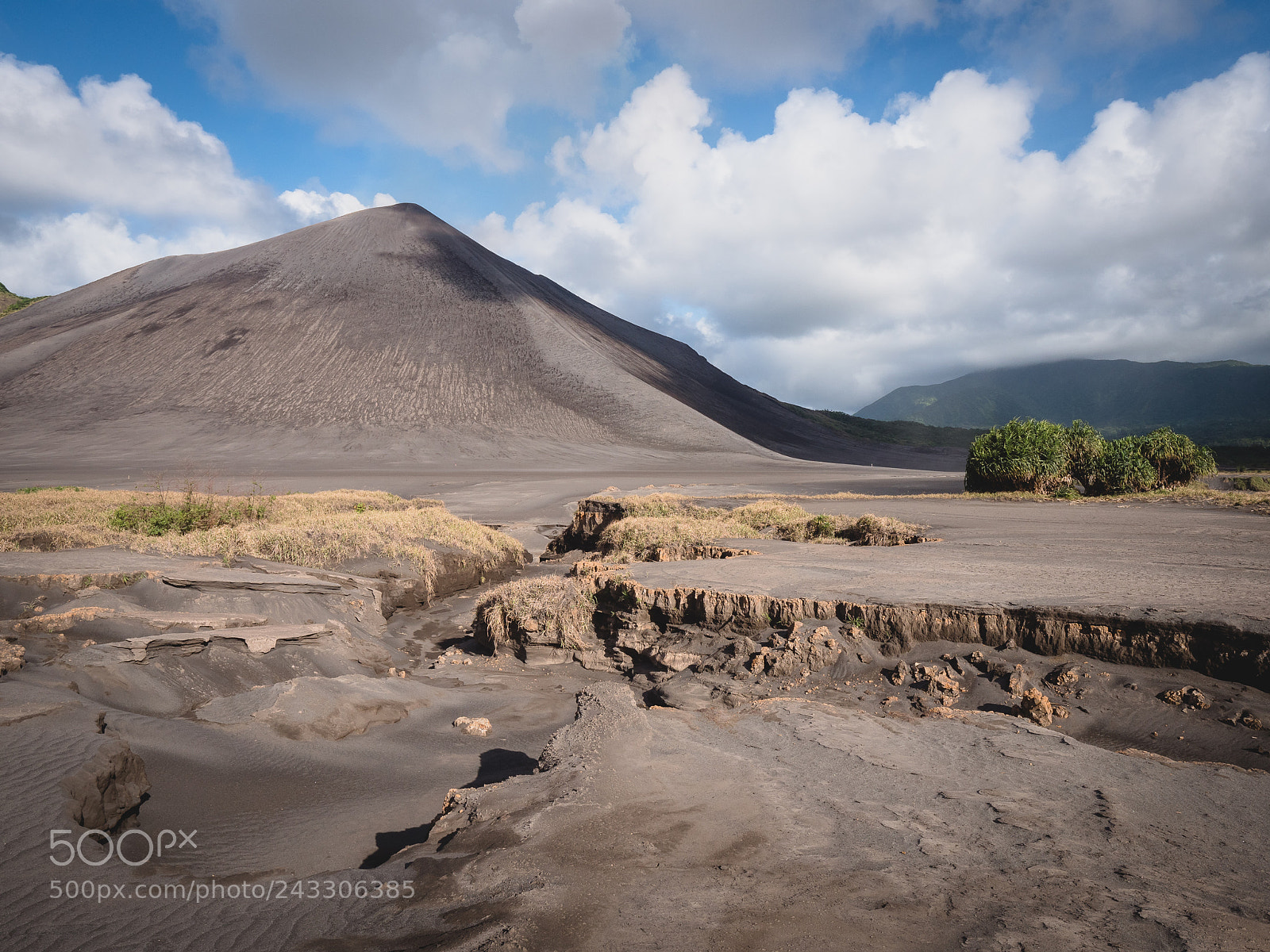 Panasonic Lumix DC-GH5 sample photo. Mount yasur photography