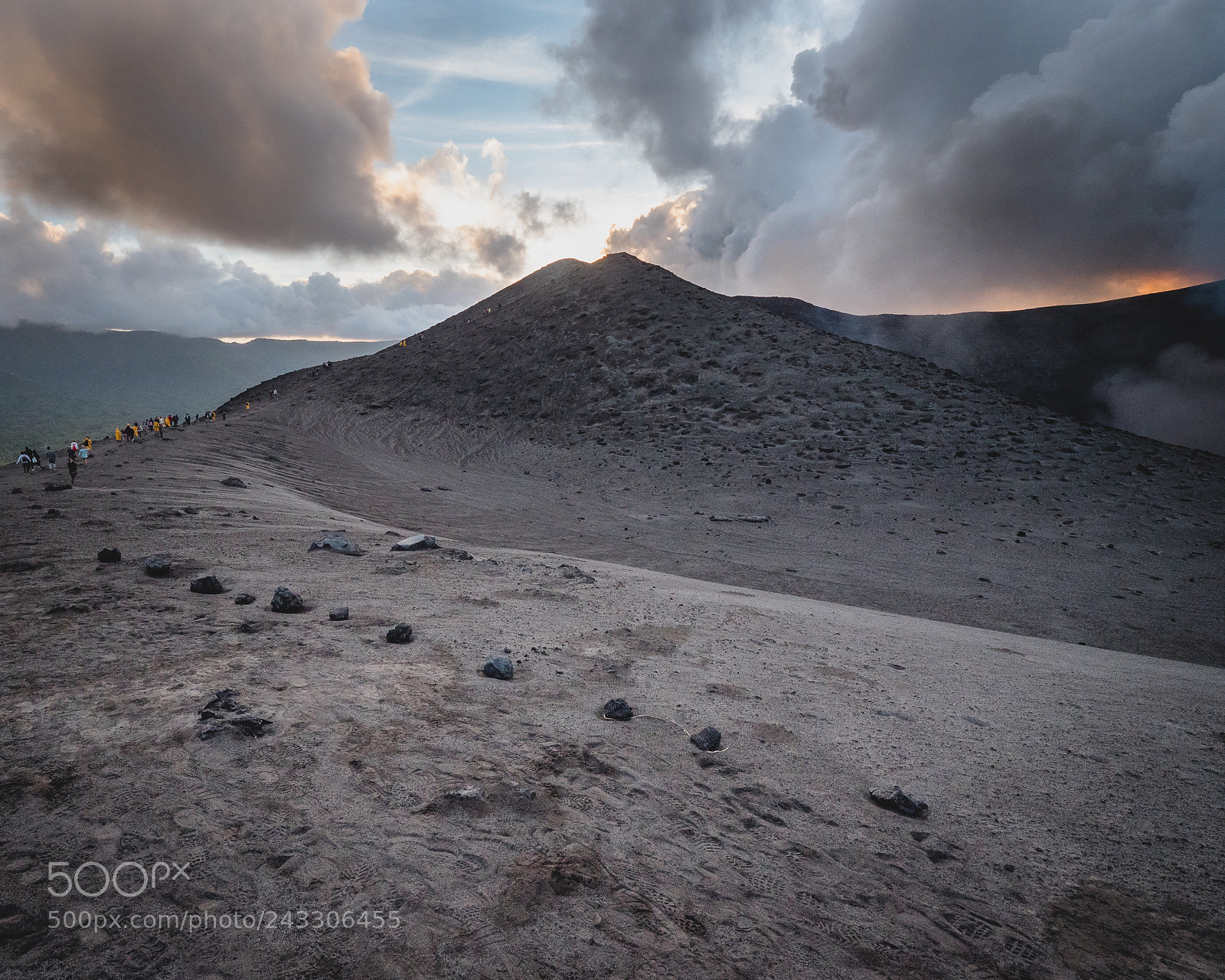 Panasonic Lumix DC-GH5 sample photo. Mount yasur climbers photography