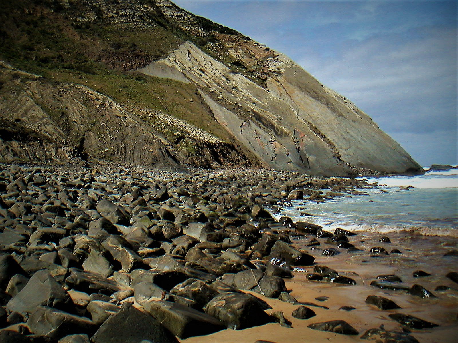 KONICA MINOLTA DiMAGE X sample photo. Rocky beach photography