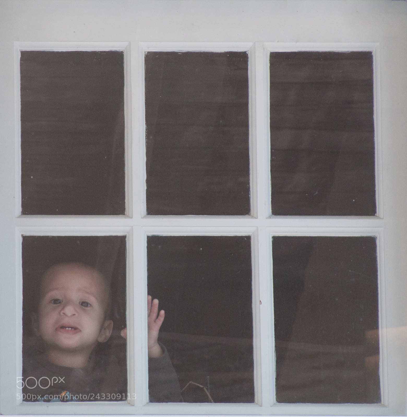Nikon D90 sample photo. Baby on window photography