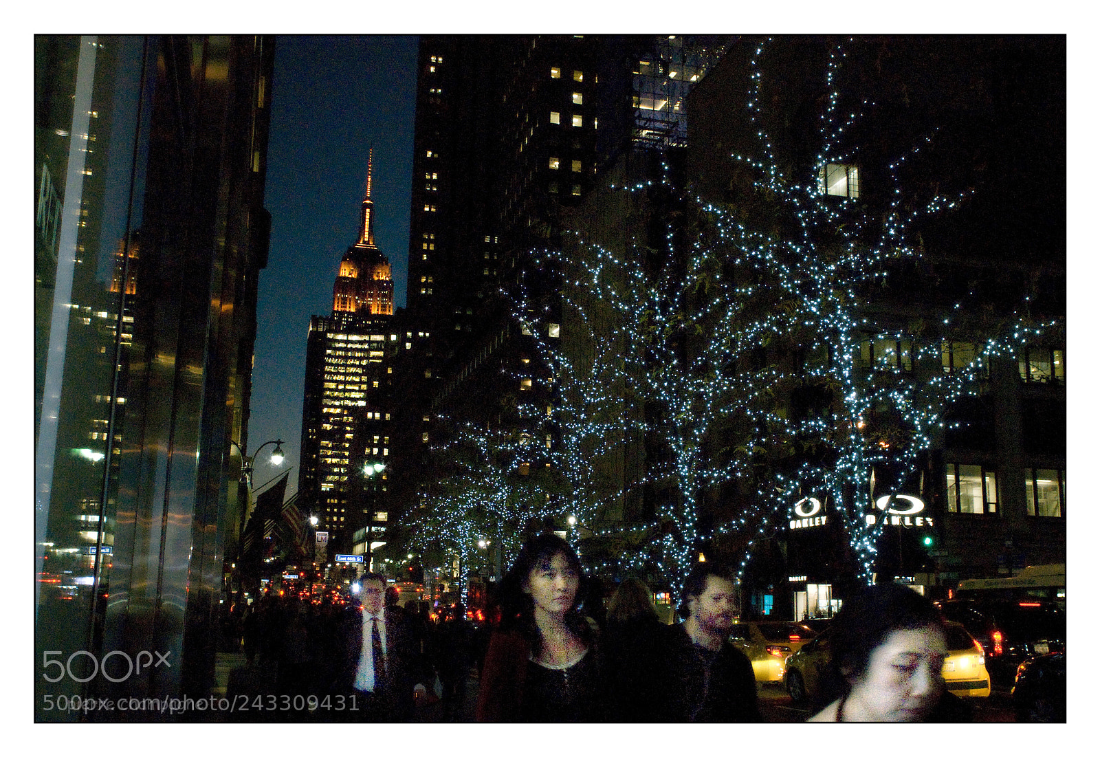 Sony Alpha DSLR-A350 sample photo. On the fifth avenue photography