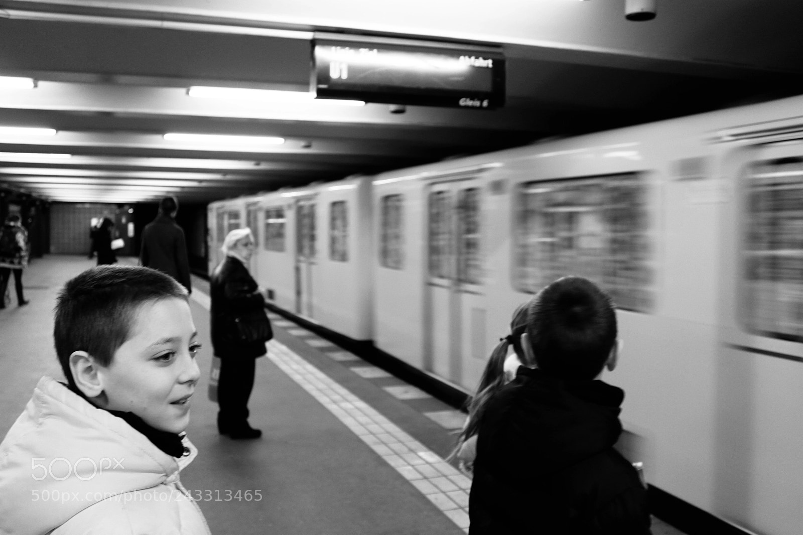 Canon EOS 500D (EOS Rebel T1i / EOS Kiss X3) sample photo. Waiting for the ride photography