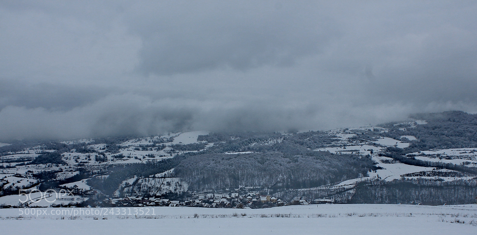 Canon EF-S 18-55mm F3.5-5.6 IS sample photo. Snowstorm is coming. photography