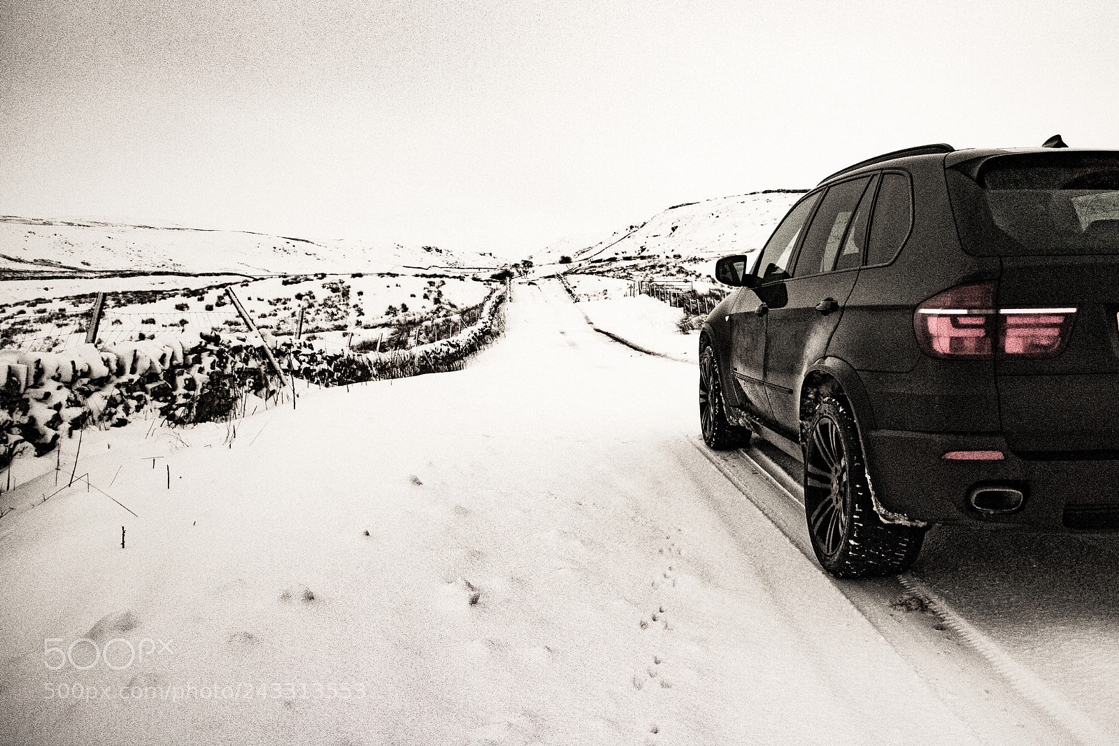 Canon EOS M10 sample photo. "snow"mobile photography
