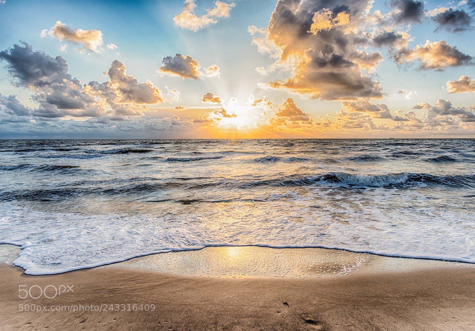 Nikon D810 sample photo. Zonnestralen op de noordzee photography