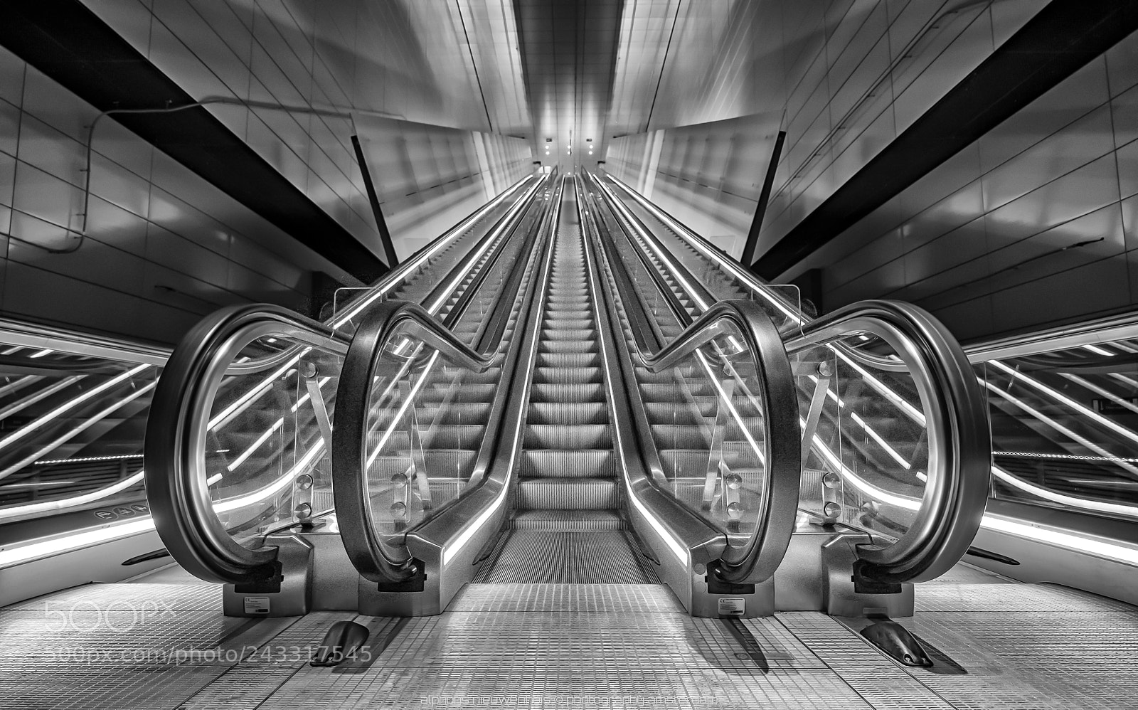 Fujifilm X-T2 sample photo. Underground escalator amsterdam vijzelgracht photography