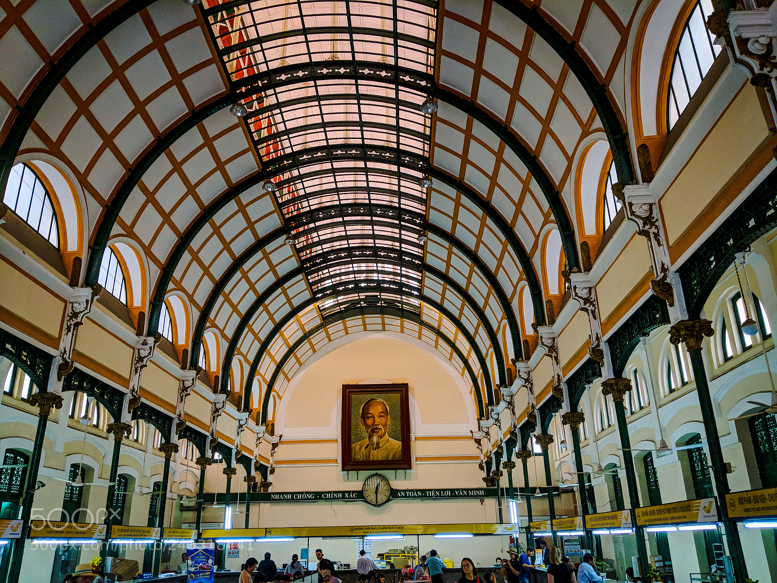 Google Pixel 2 sample photo. Ho chi minh post photography