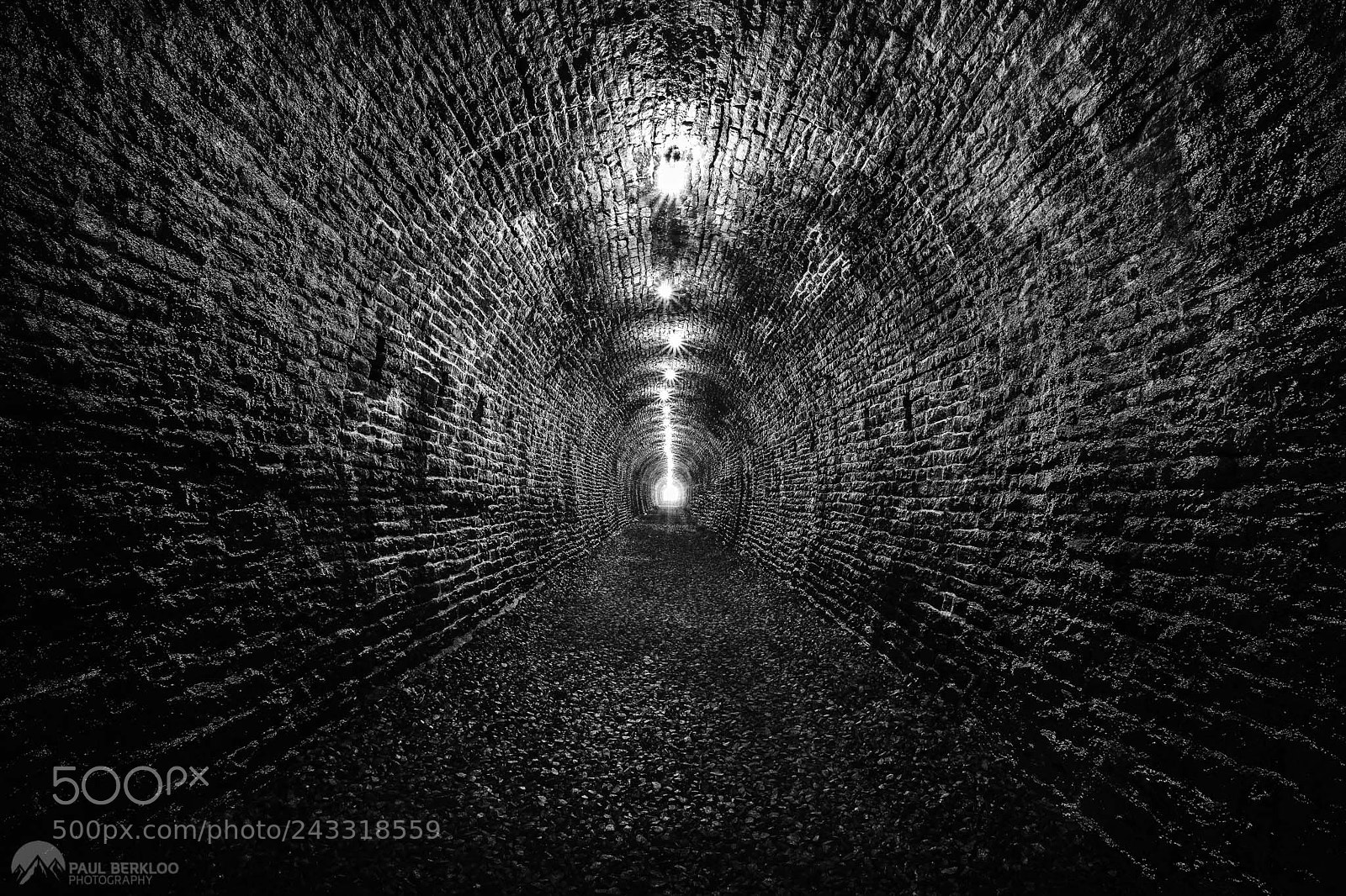 Canon EOS 5D Mark IV sample photo. Railway tunnel photography