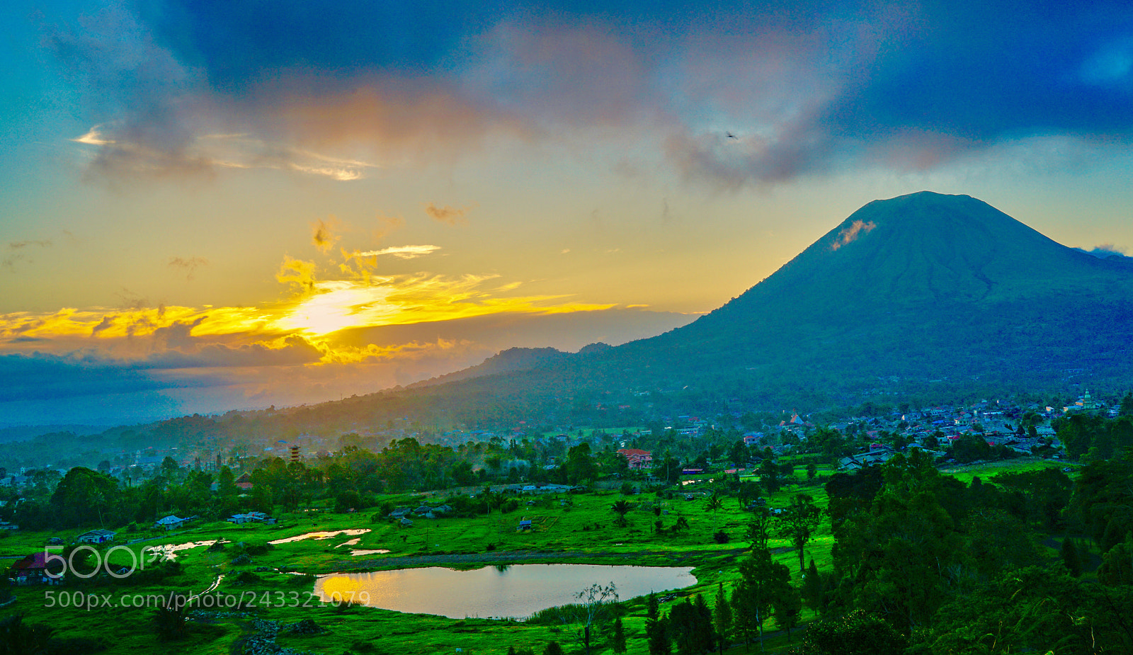 Sony a7R II sample photo. Sunset at lokon mt photography
