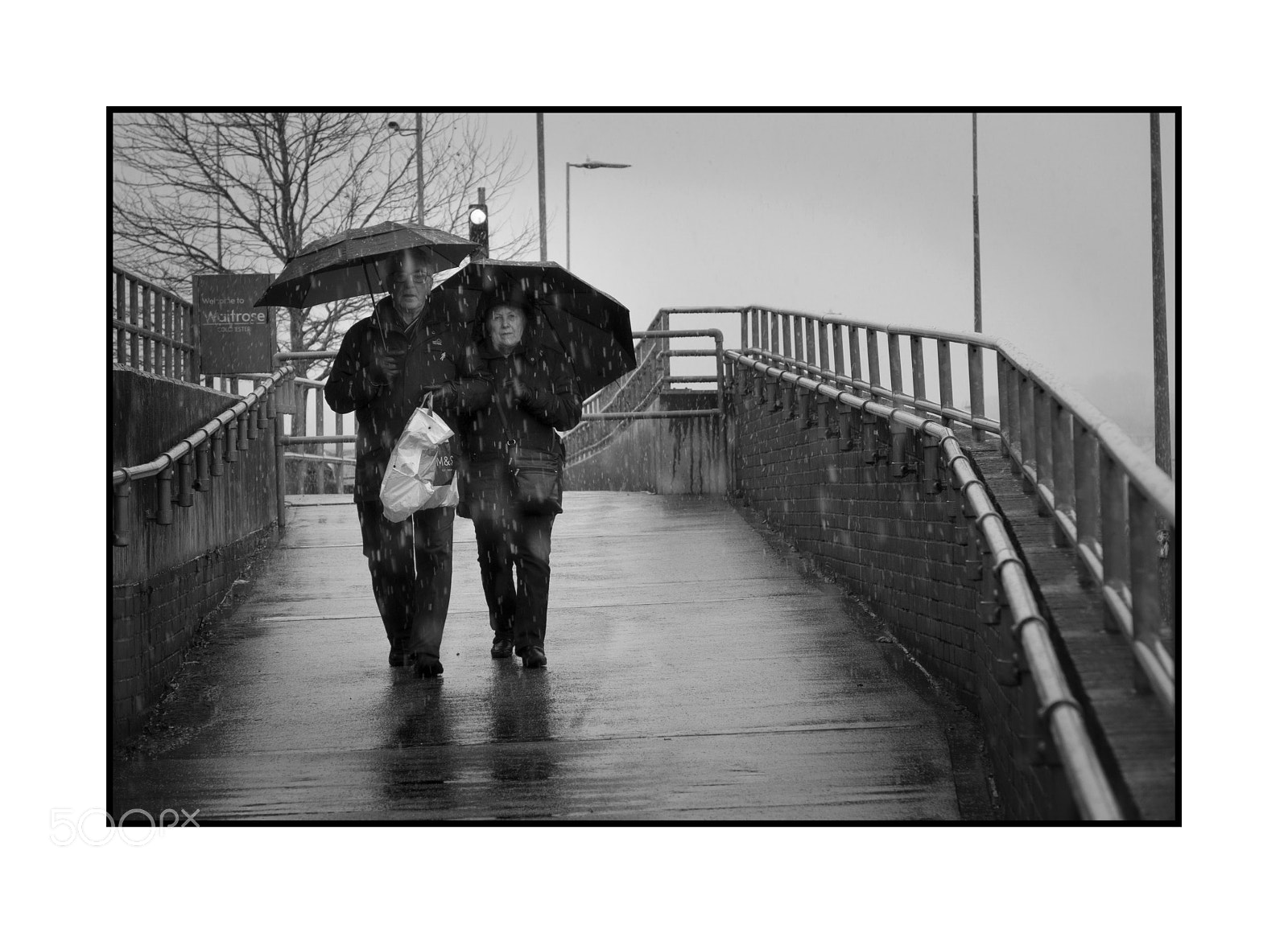 Fujifilm X-Pro2 sample photo. Brolly shoot - couple photography