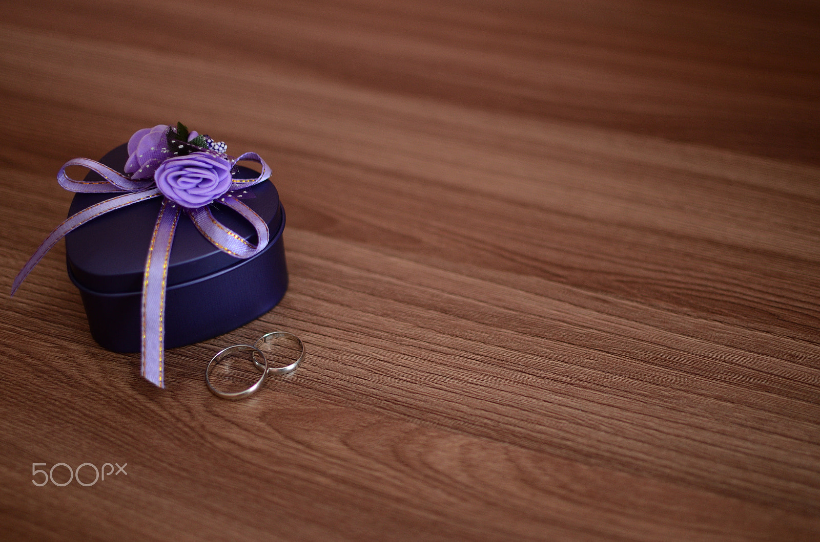 Nikon D7000 + Nikon AF-S DX Nikkor 35mm F1.8G sample photo. Marriage rings kit photography