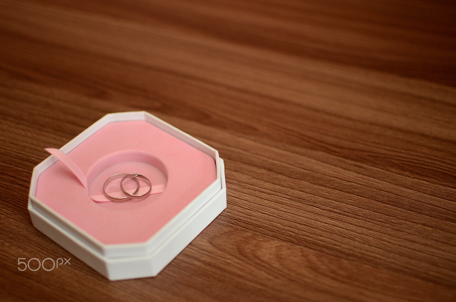 Nikon D7000 + Nikon AF-S DX Nikkor 35mm F1.8G sample photo. Marriage rings in and box photography