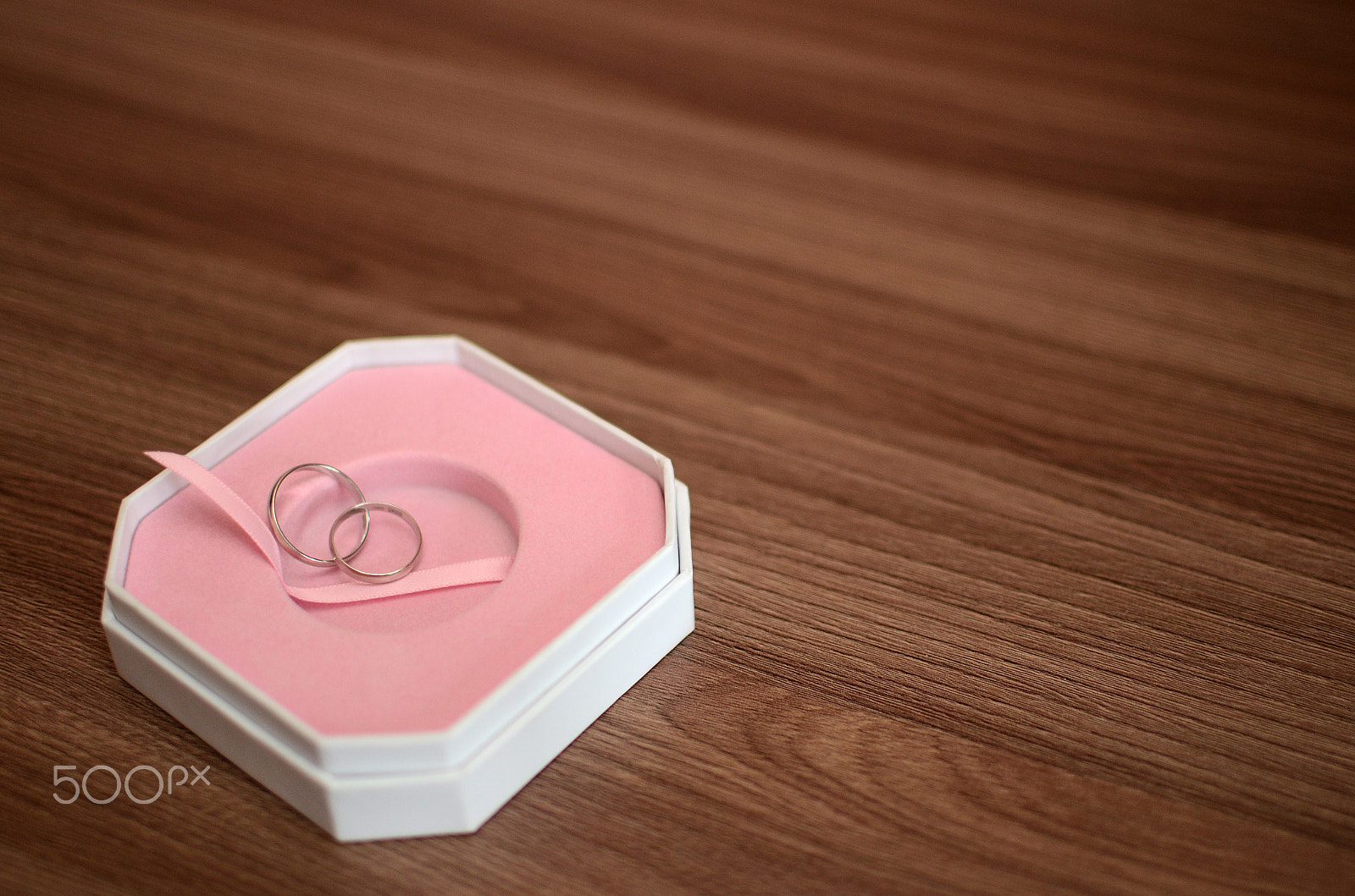 Nikon D7000 + Nikon AF-S DX Nikkor 35mm F1.8G sample photo. Marriage rings in and box photography