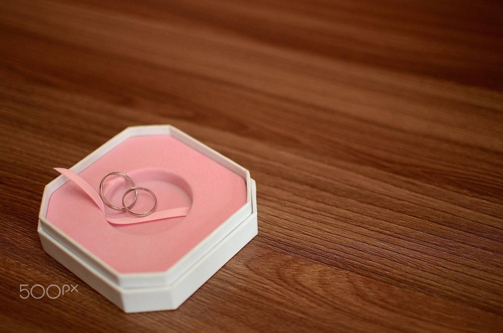 Nikon D7000 + Nikon AF-S DX Nikkor 35mm F1.8G sample photo. Marriage rings in and box photography