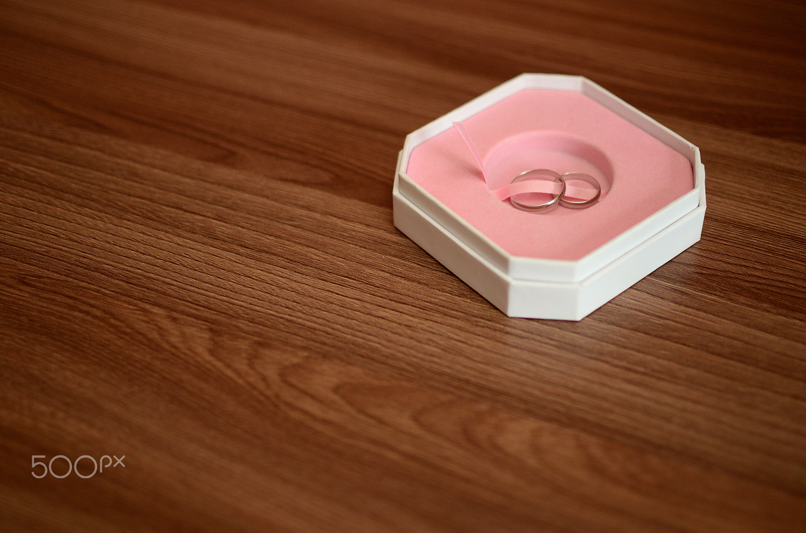 Nikon D7000 + Nikon AF-S DX Nikkor 35mm F1.8G sample photo. Marriage rings in and box photography