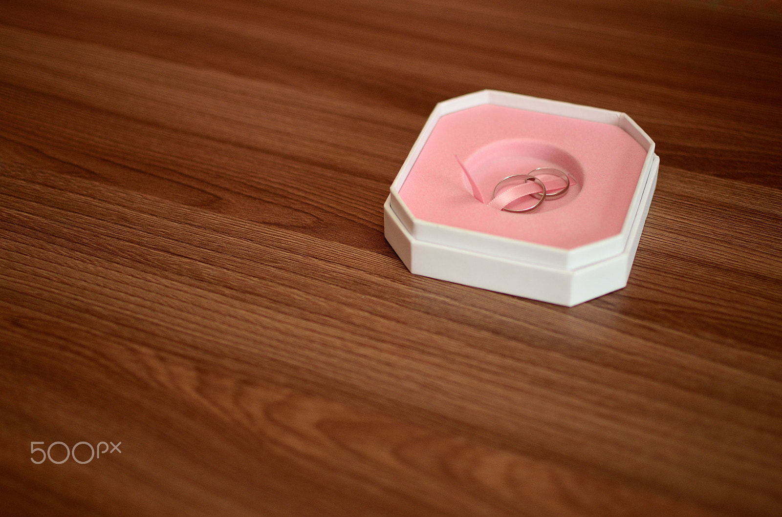 Nikon D7000 + Nikon AF-S DX Nikkor 35mm F1.8G sample photo. Marriage rings in and box photography