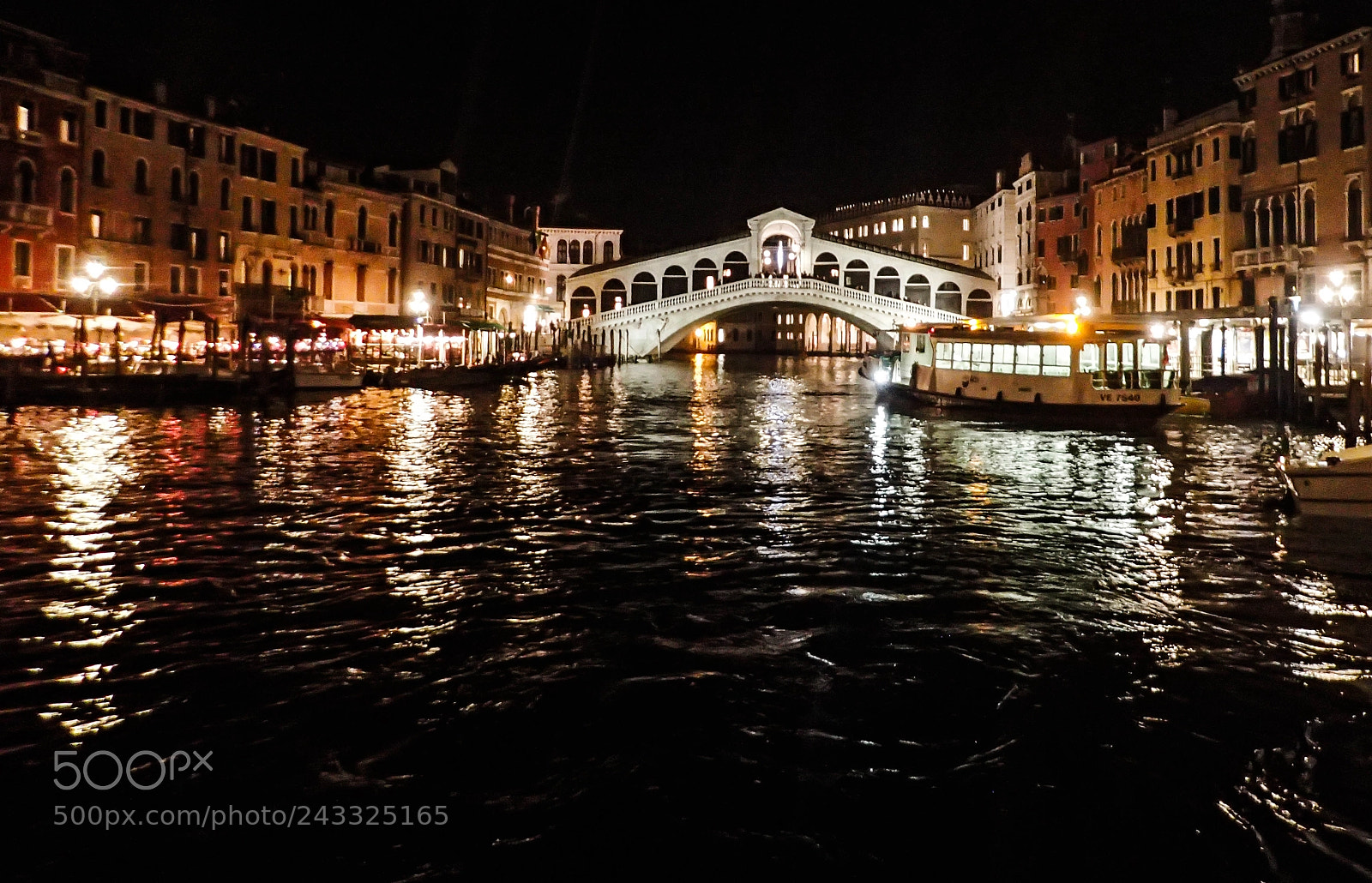 Olympus TG-4 sample photo. Rialto bridge photography