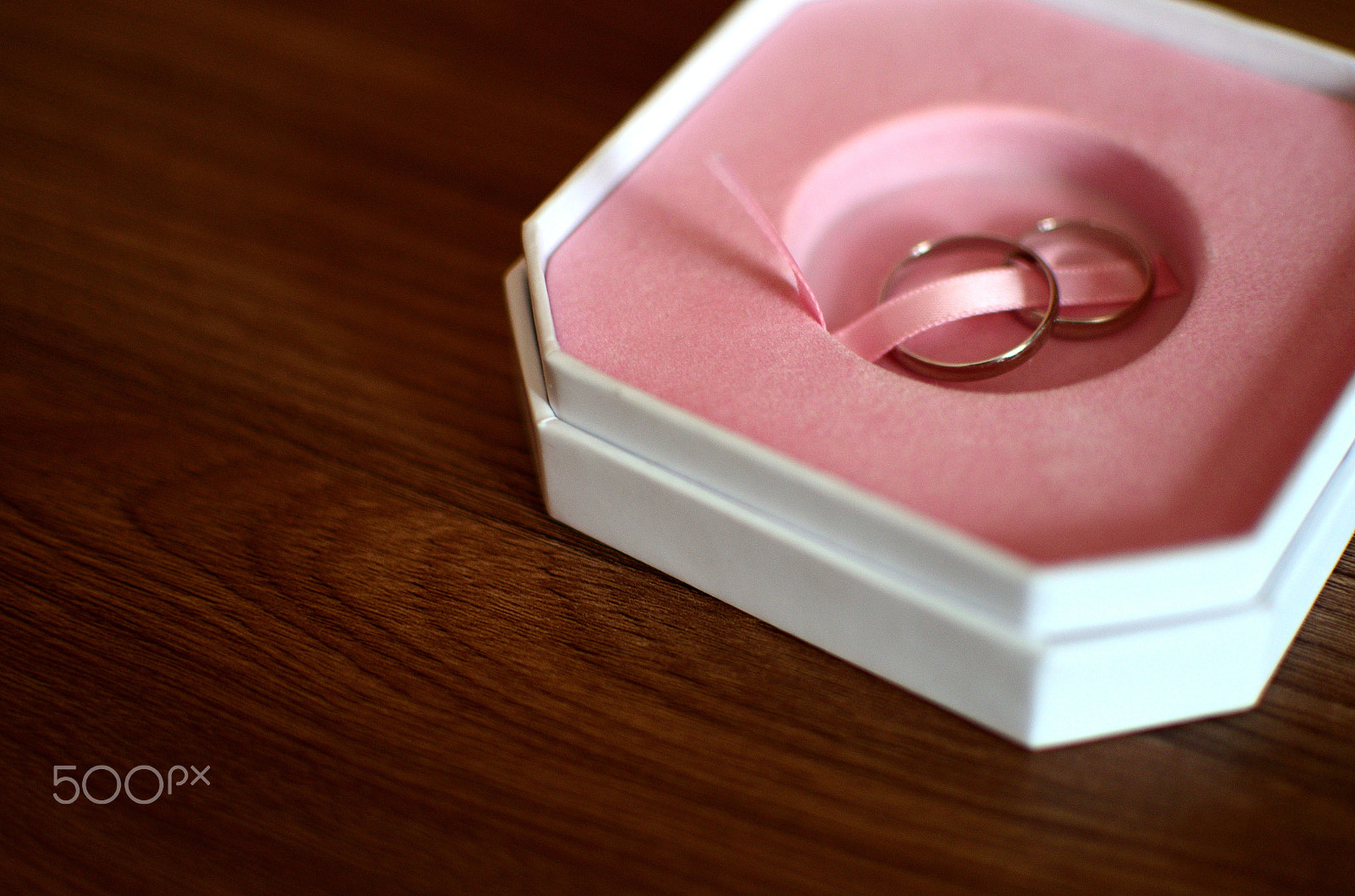 Nikon D7000 + Nikon AF-S DX Nikkor 35mm F1.8G sample photo. Marriage rings in and box photography