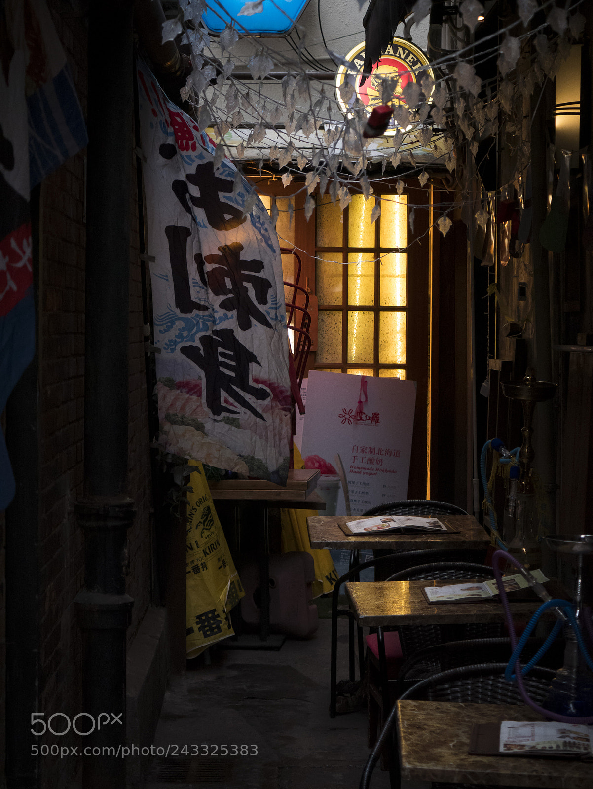 Panasonic Lumix DMC-GX85 (Lumix DMC-GX80 / Lumix DMC-GX7 Mark II) sample photo. Door photography