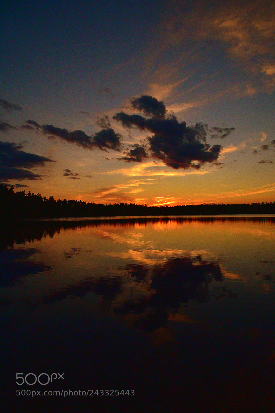 Nikon AF-S Nikkor 24-120mm F4G ED VR sample photo. Dark cloud sunset photography
