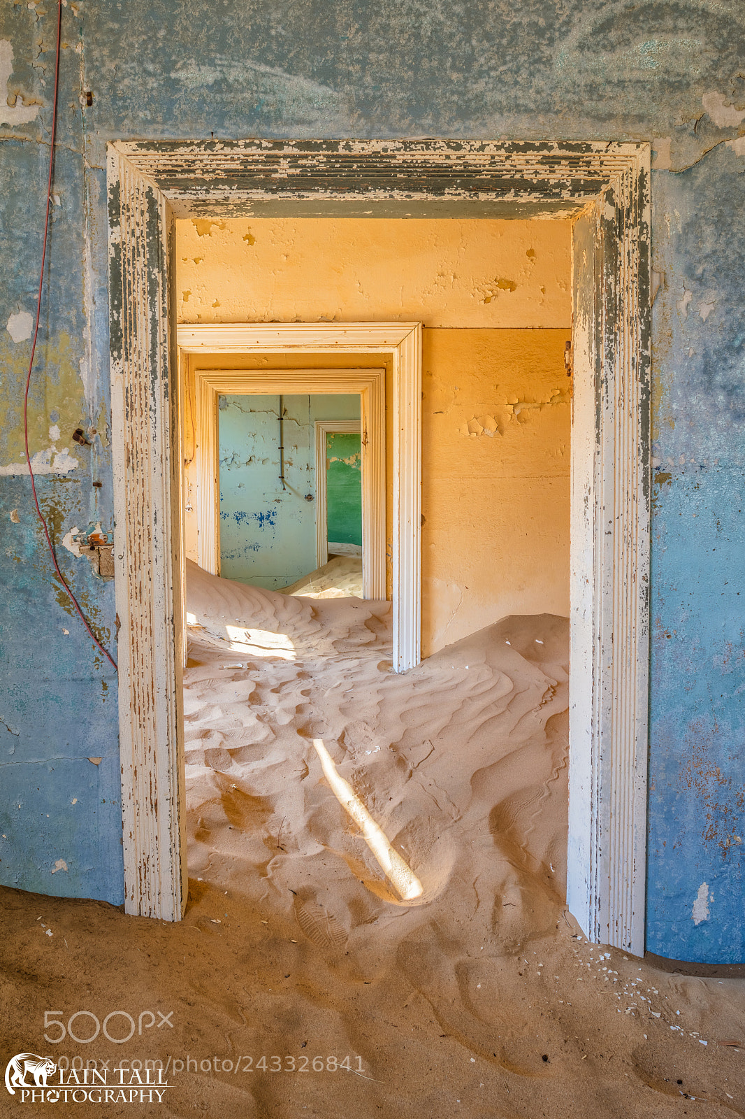 Canon EOS 5DS R sample photo. Doorway photography