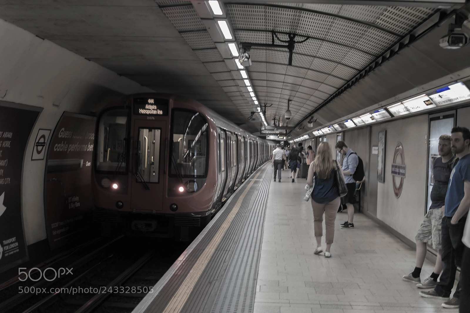 Samsung NX300 sample photo. Kings cross tube photography