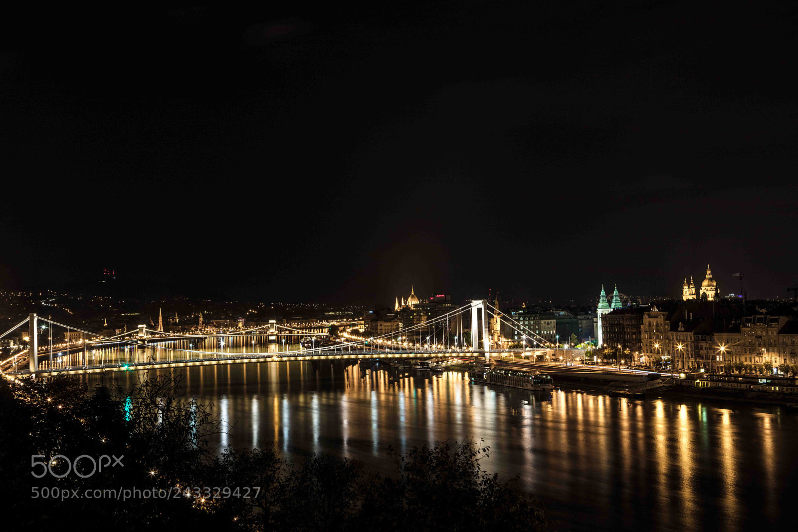 Canon EOS 5DS sample photo. City lights photography