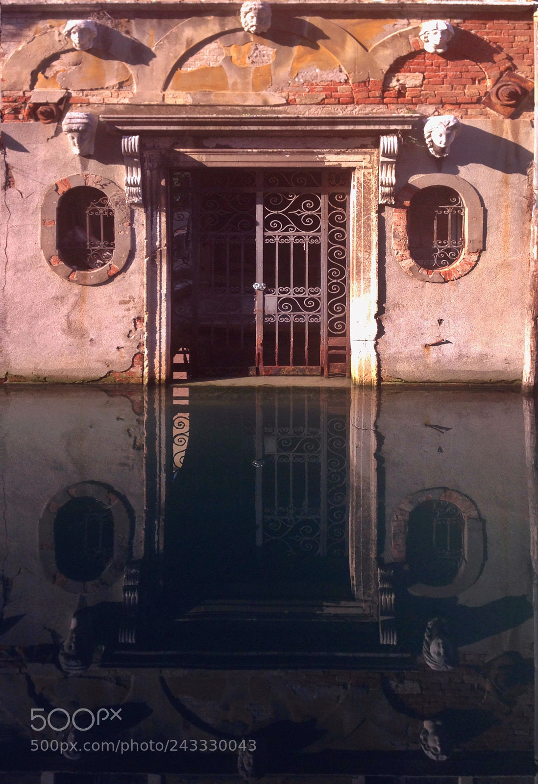 Apple iPhone 5 sample photo. Reflection of venice photography