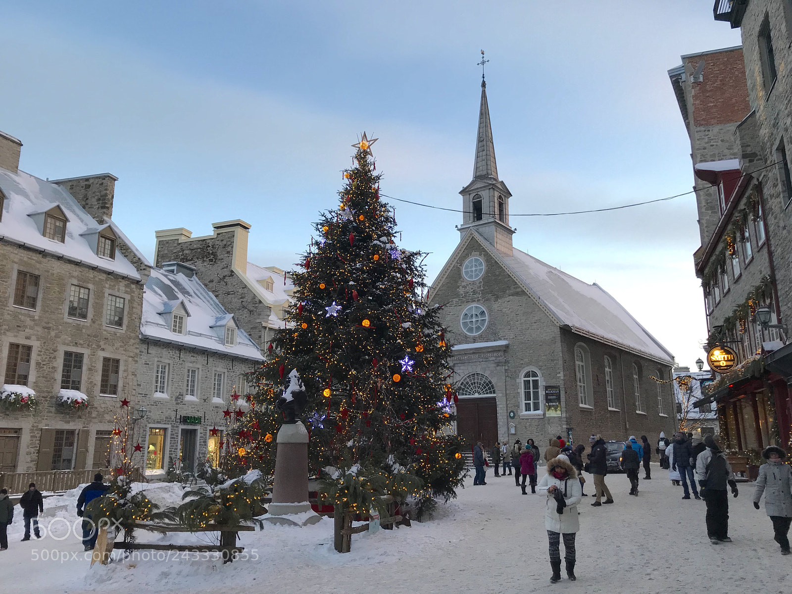 Apple iPhone 7 Plus sample photo. Quebec city christmas photography