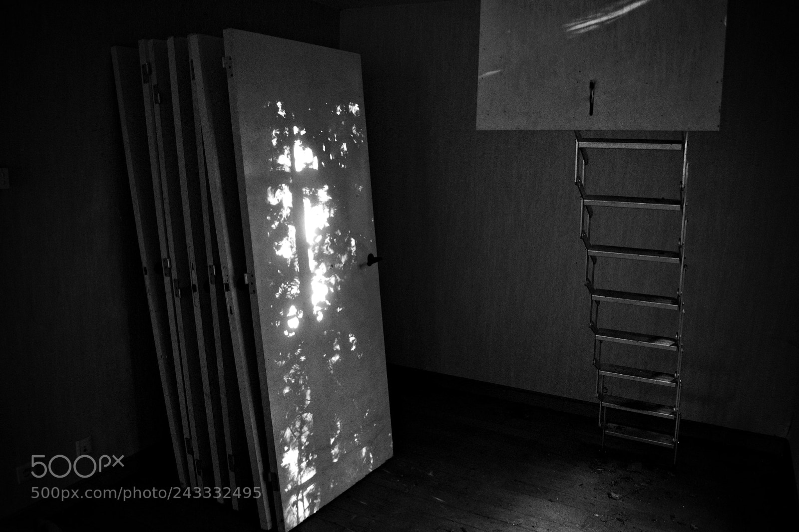 Nikon D3100 sample photo. Morning light - abandoned photography