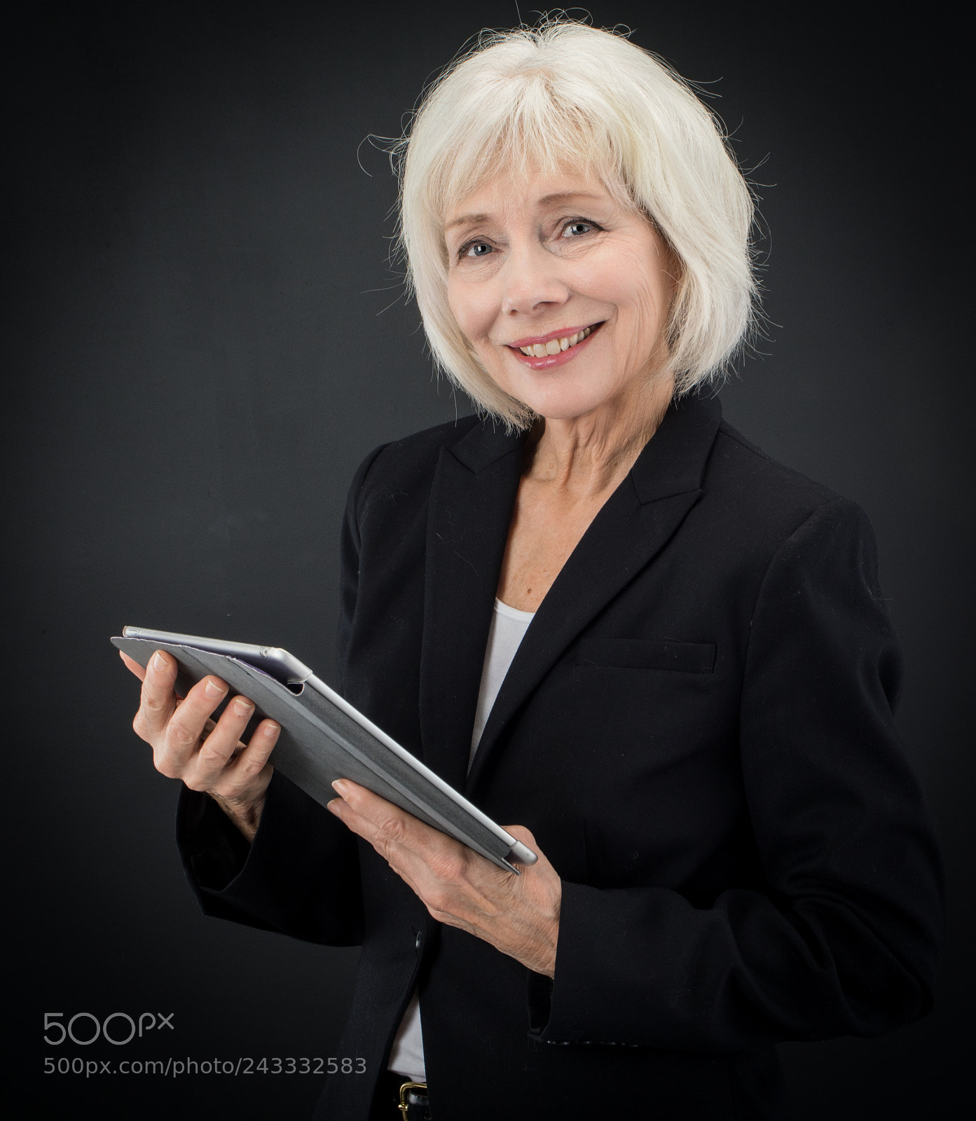 Nikon D500 sample photo. Susan on computer photography