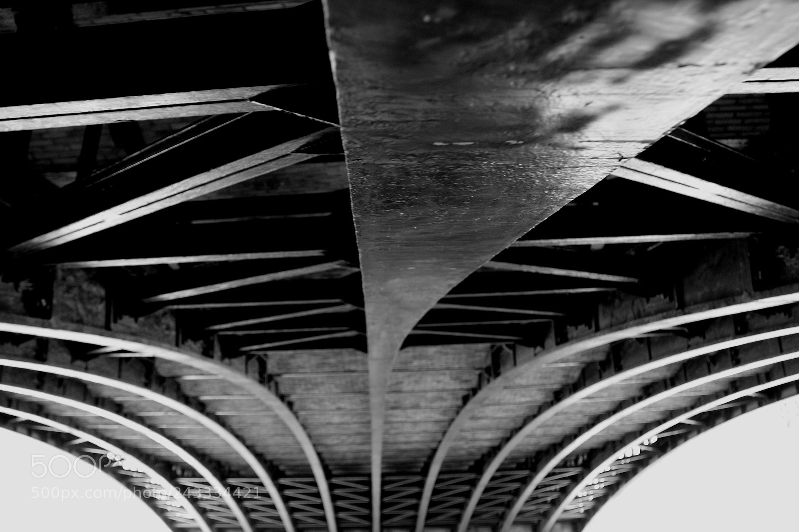 Canon EF-S 18-200mm F3.5-5.6 IS sample photo. Under the bridge photography