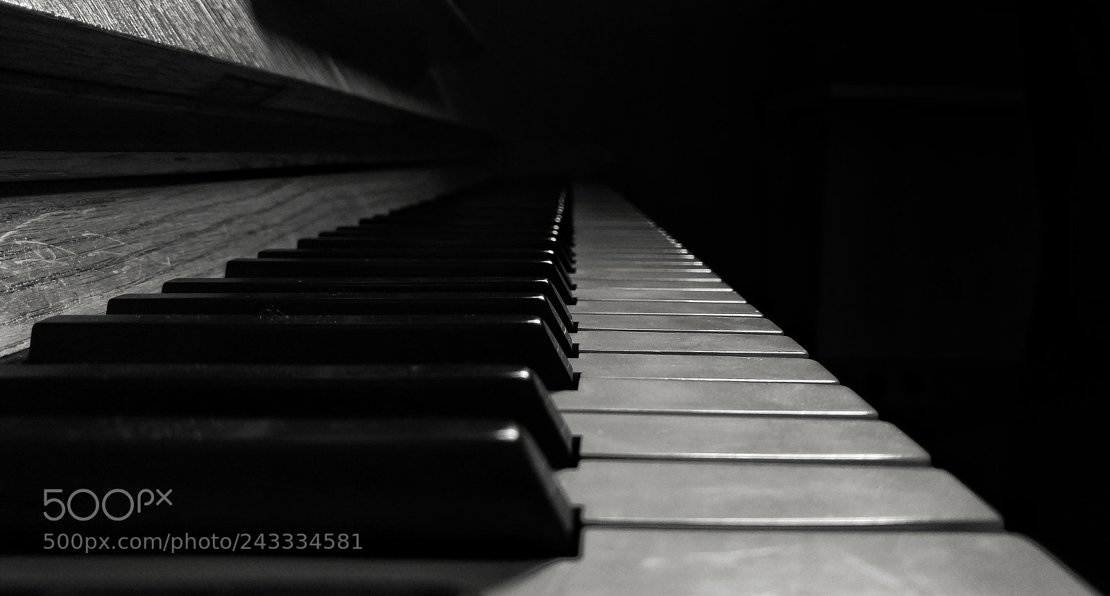 LG H818P sample photo. Piano photography