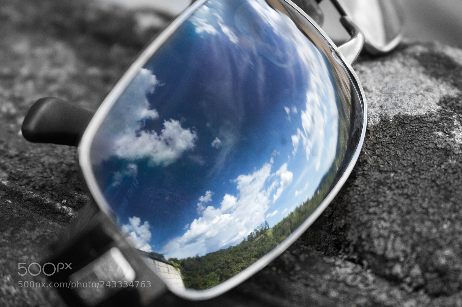 Canon EOS 700D (EOS Rebel T5i / EOS Kiss X7i) sample photo. Blue sky reflected photography
